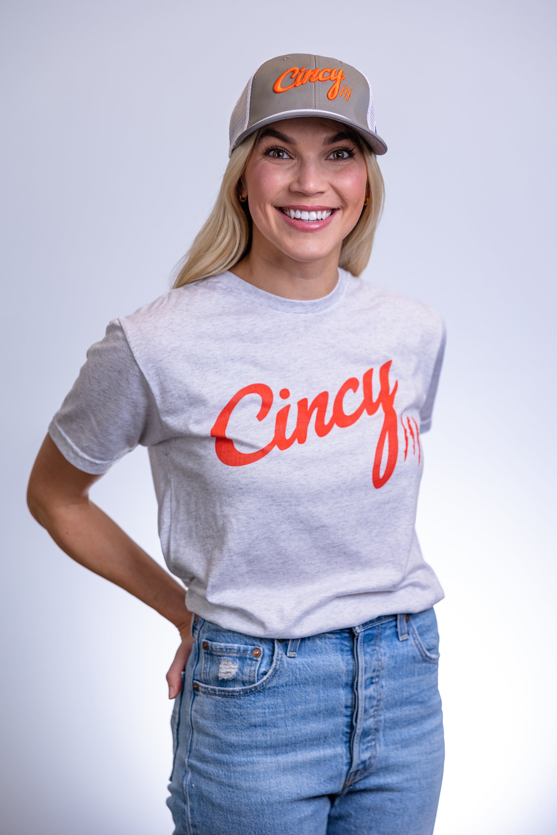 Webleedohio Cincinnati Apparel - Script Cincy T-Shirt Black Heather / 2XL